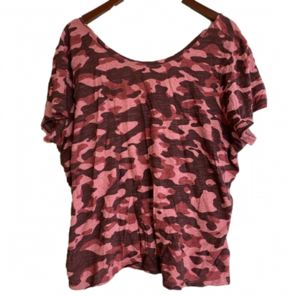 REITMAN’S Pink Camo Criss Cross Wrap Back Casual Athletic Tee, New Without Tags